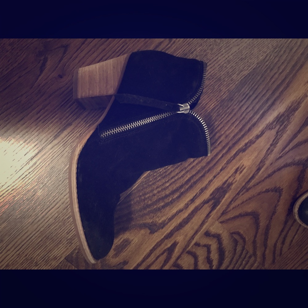 Dolce Vita Black Booties
